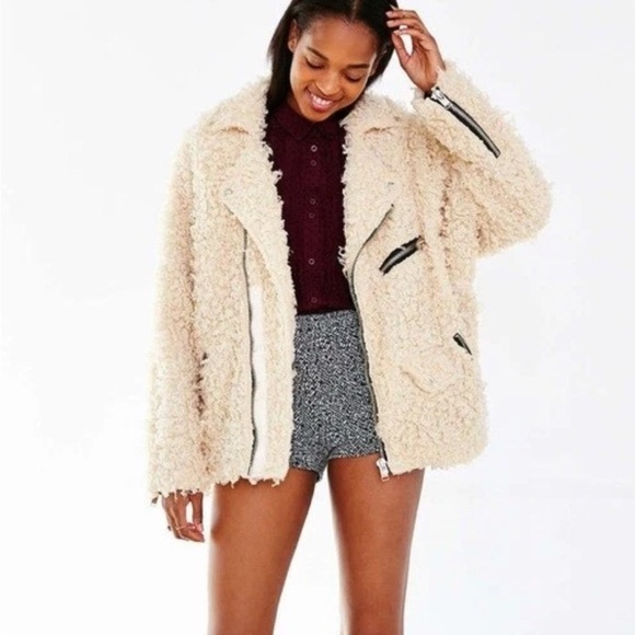 UNIF x Urban Outfitters Cozy Cream Tan Shearling Jacket - Picture 3 of 10